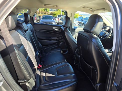 Used 2022 Ford Edge Titanium image 13