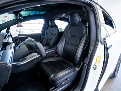 Used 2022 Tesla Model X Plaid image 33