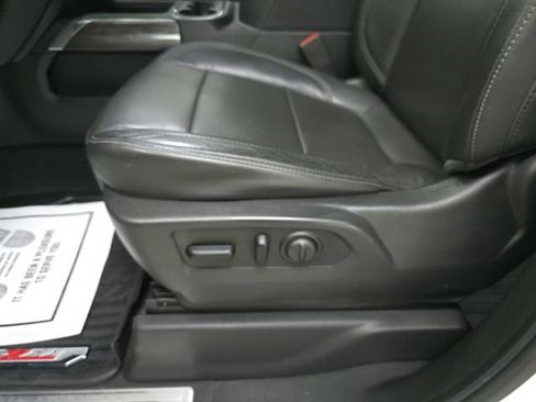 Used 2020 Chevrolet Silverado 1500 LTZ w/ LTZ Premium Package AWD/4WD image 18