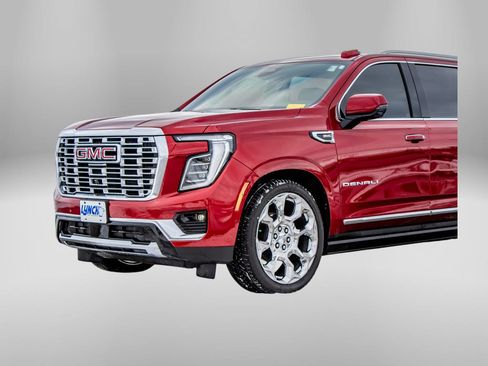 Used 2025 GMC Yukon XL Denali w/ Sun & Power Step Package image 15