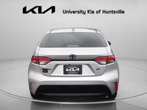 Used 2025 Toyota Corolla LE w/ Convenience Package image 4