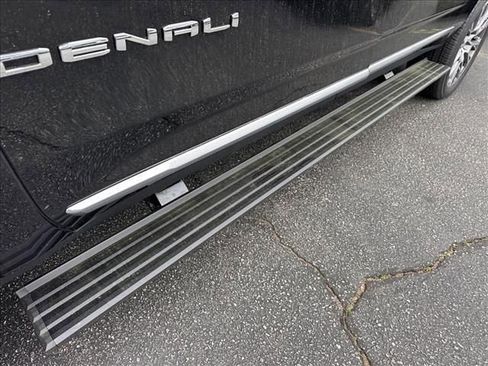 New 2026 GMC Yukon XL Denali w/ Denali Reserve Package image 17