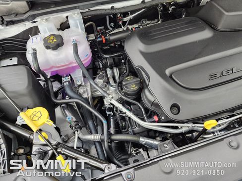 New 2027 Chrysler Pacifica Select AWD/4WD image 19