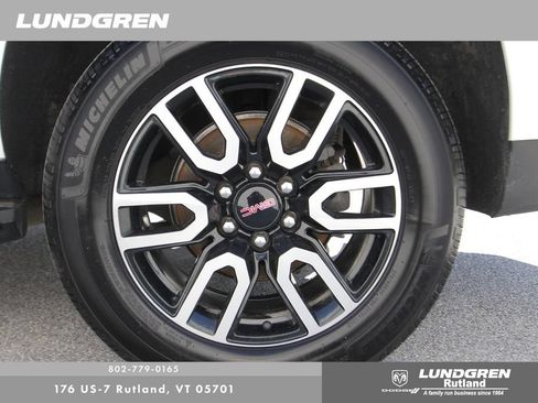 Used 2023 GMC Yukon XL AT4 AWD/4WD image 14