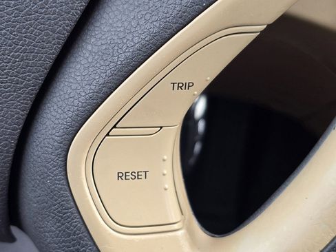 Used 2011 Hyundai Sonata GLS w/ Popular Equipment Pkg 2 FWD image 10