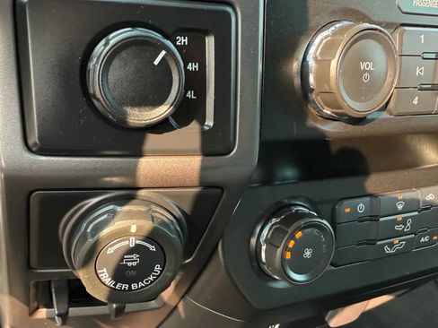 Used 2019 Ford F150 XLT w/ Trailer Tow Package image 15