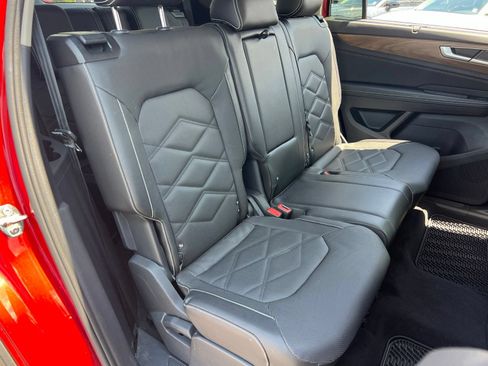 Used 2024 Volkswagen Atlas SE FWD image 35