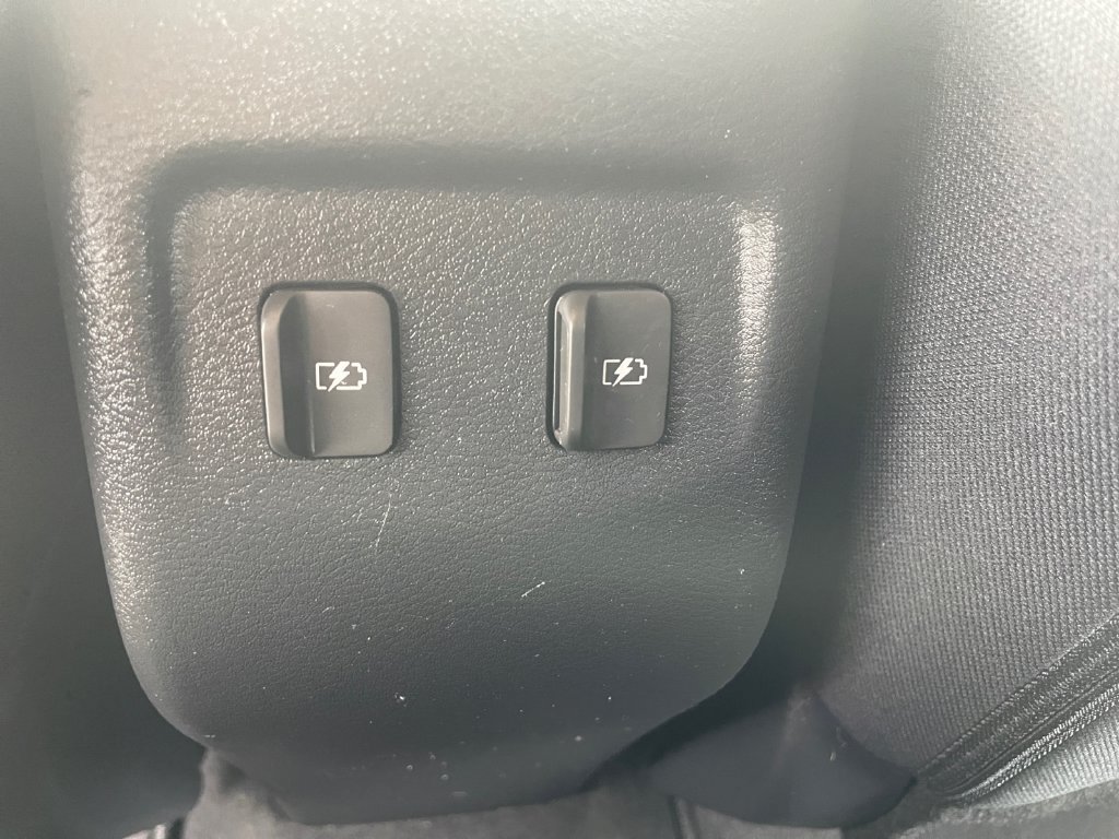 Used 2023 Nissan Kicks SR FWD image 31