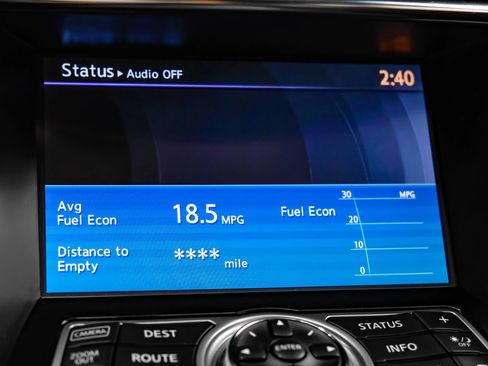 Used 2017 INFINITI QX70 AWD w/ Premium Package image 38