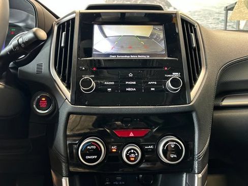 Used 2023 Subaru Forester Premium AWD/4WD image 98