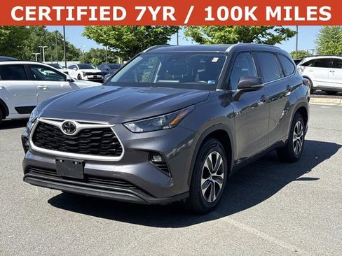Used 2023 Toyota Highlander XLE FWD image 5