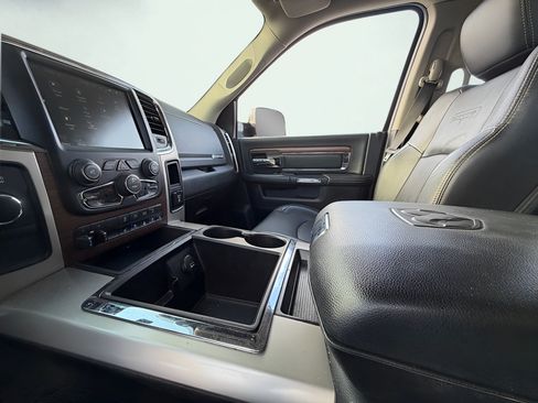 Used 2015 RAM 2500 Laramie w/ Black Appearance Group AWD/4WD image 53