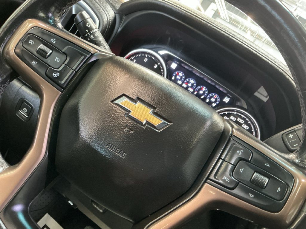Used 2022 Chevrolet Silverado 3500 High Country AWD/4WD image 25