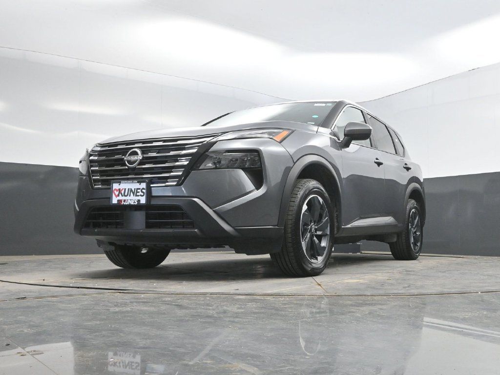 Used 2024 Nissan Rogue SV FWD image 30