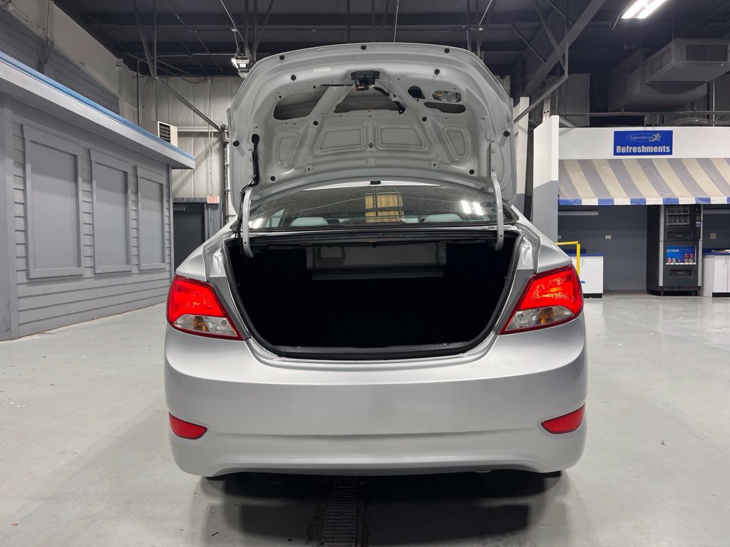 Used 2015 Hyundai Accent GLS FWD image 9
