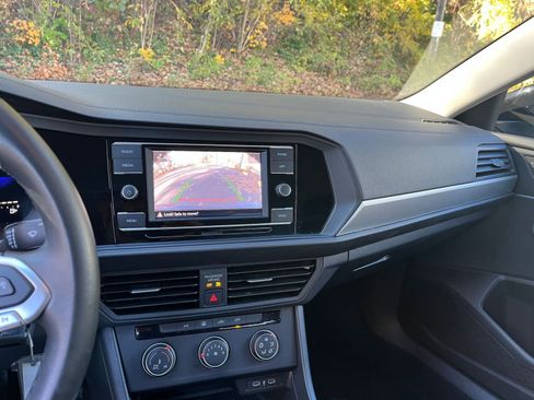 Used 2024 Volkswagen Jetta S image 17