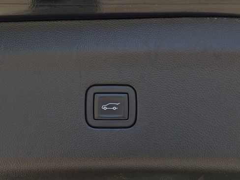 Used 2024 Buick Enclave Premium FWD image 9