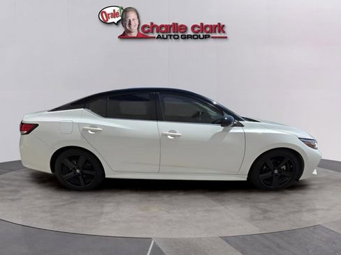 Certified 2022 Nissan Sentra SR w/ Midnight Edition FWD image 7