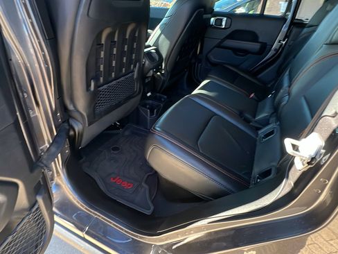 Used 2023 Jeep Gladiator Mojave w/ Cold Weather Group image 24