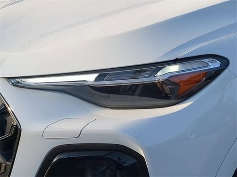 Used 2025 Audi SQ5 Prestige w/ Prestige Package image 7