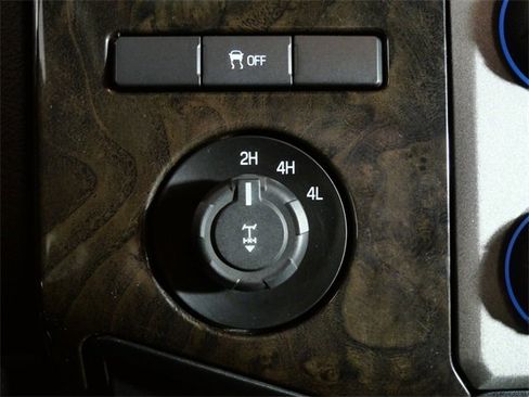 Used 2014 Ford F250 Platinum w/ Platinum Package image 30