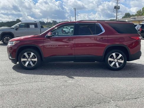 Used 2021 Chevrolet Traverse LT w/ LT Premium Package image 5