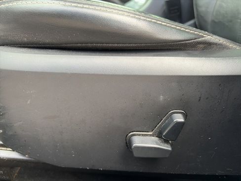 Used 2014 Dodge Avenger SXT w/ Sun/Sound Group FWD image 19