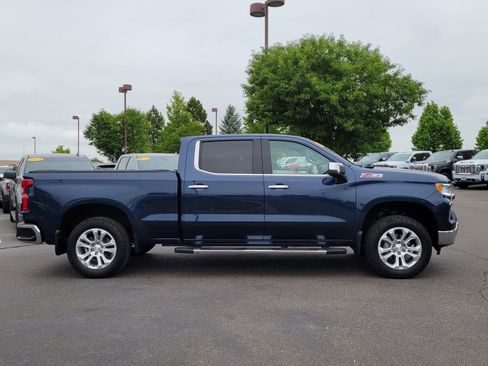 Used 2022 Chevrolet Silverado 1500 LTZ AWD/4WD image 2