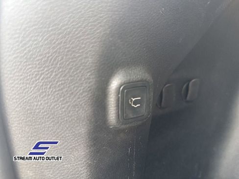 Used 2019 Jeep Cherokee Limited image 23