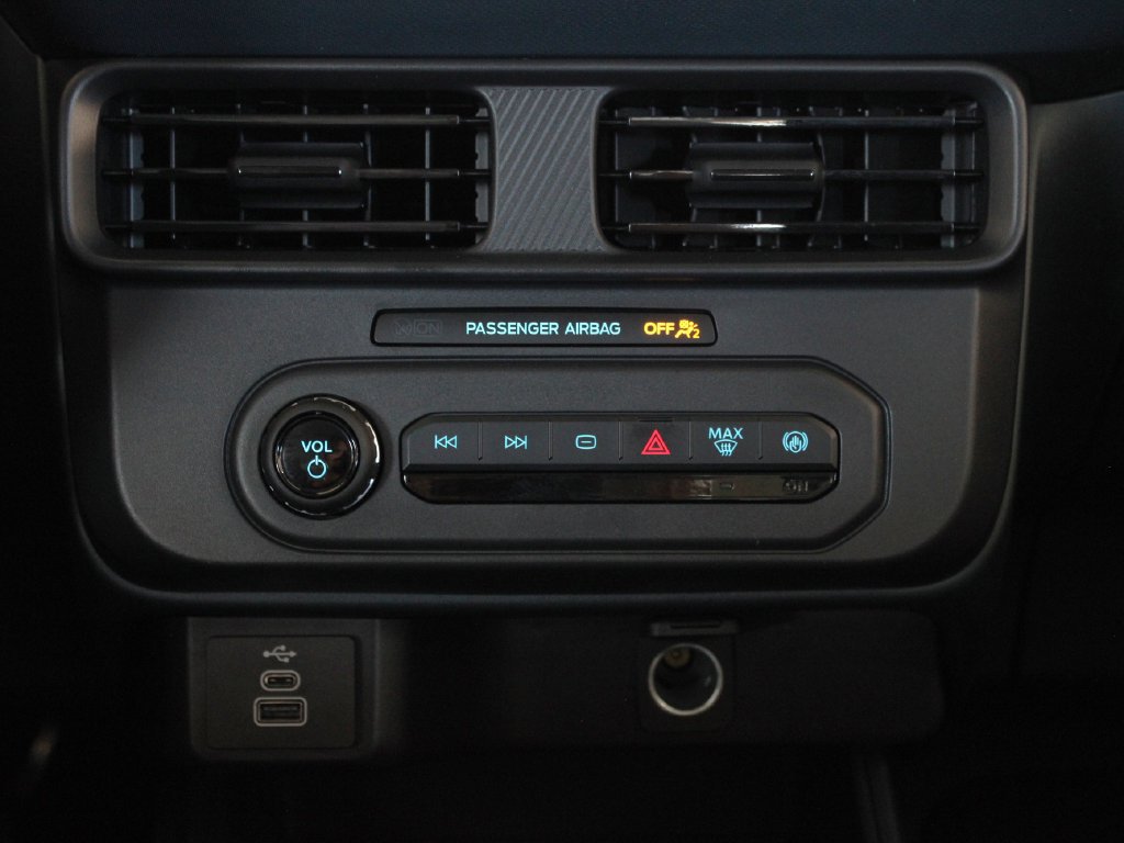 Used 2025 Ford Maverick XL FWD image 24