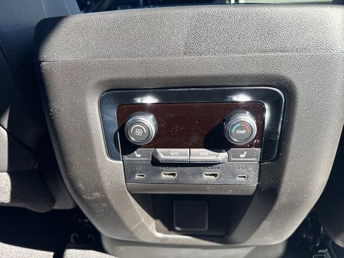 New 2026 GMC Yukon XL Elevation image 20