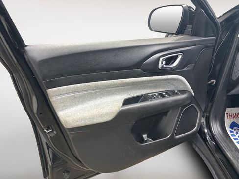 Used 2022 Jeep Compass Latitude image 4