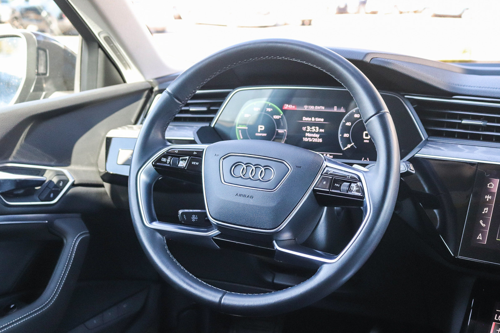 Certified 2024 Audi Q8 e-tron Premium Plus AWD/4WD image 16