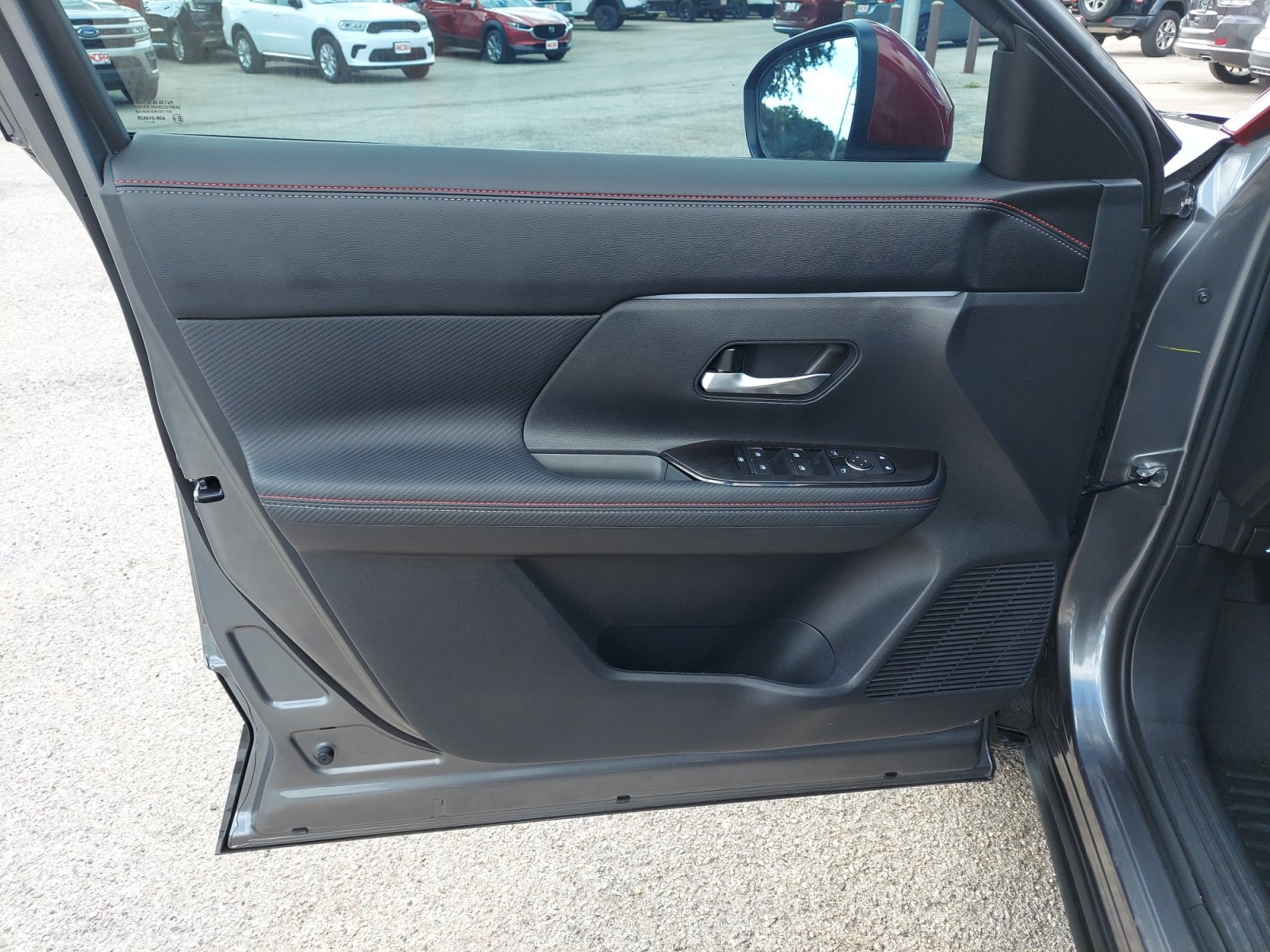 Used 2026 Nissan Kicks SR w/ SR Premium Package FWD image 28
