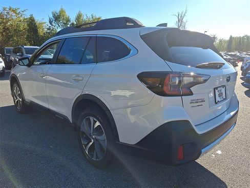 Certified 2022 Subaru Outback Limited XT image 5