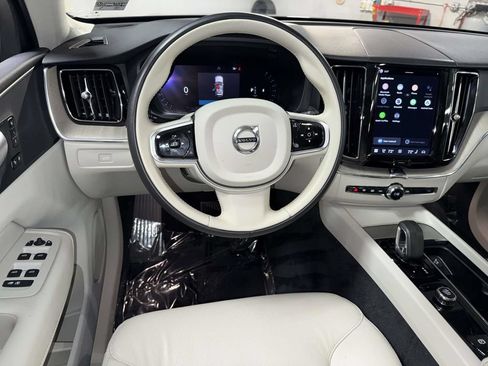 Used 2023 Volvo XC60 B5 Plus w/ Climate Package FWD image 4