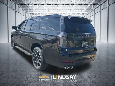 New 2026 Chevrolet Suburban RST w/ Comfort Package AWD/4WD image 6