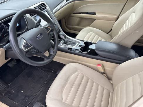 Used 2014 Ford Fusion SE image 9