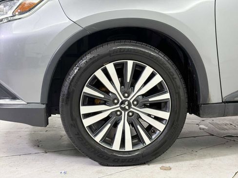 Used 2019 Mitsubishi Outlander SE image 18