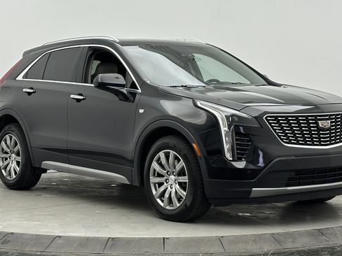 Used 2020 Cadillac XT4 Premium Luxury image 3