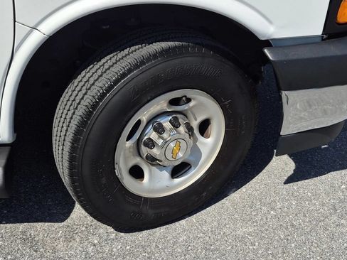 Used 2025 Chevrolet Express 3500 LT w/ LT Preferred Equipment Group RWD image 81