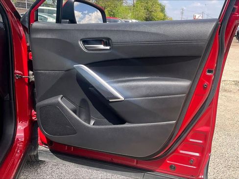 Used 2023 Toyota Corolla Cross XLE image 22