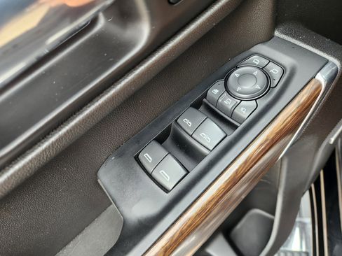 Used 2023 Chevrolet Silverado 2500 High Country image 23