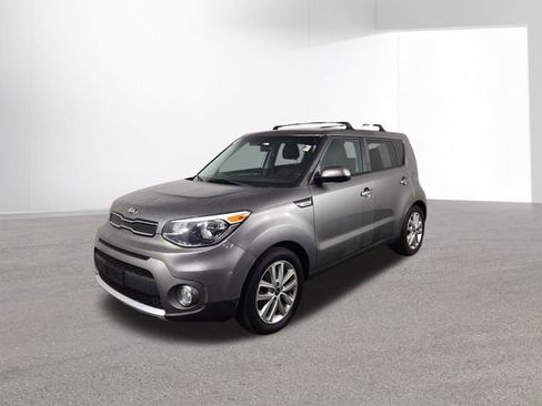 Used 2018 Kia Soul + image 2