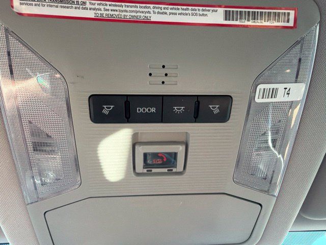 Used 2022 Toyota RAV4 LE AWD/4WD image 21