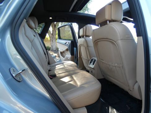 Used 2019 Porsche Macan image 22