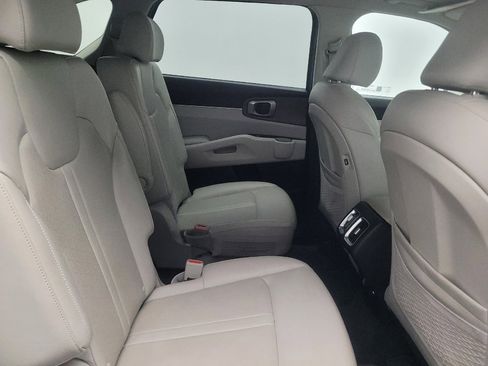 Used 2023 Kia Sorento EX w/ Panoramic Sunroof Package image 19