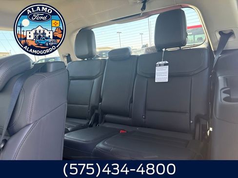 New 2025 Ford Expedition Active image 13