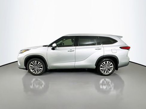 Used 2023 Toyota Highlander Platinum image 8