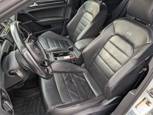 Used 2016 Volkswagen Golf 4-Door image 12